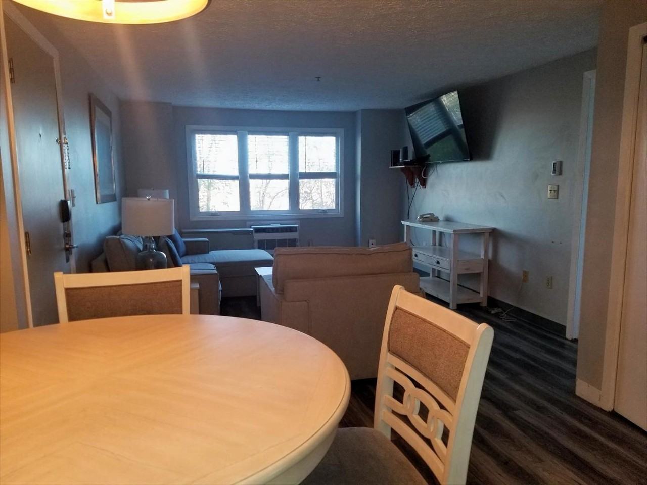 1373 Post Rd #6D - Photo 3 of 15