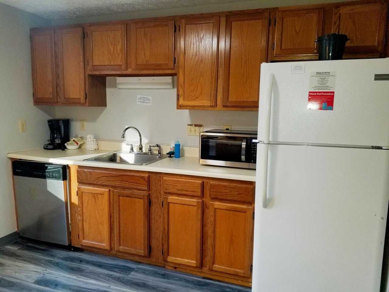 1373 Post Rd #6D - Photo 4 of 15