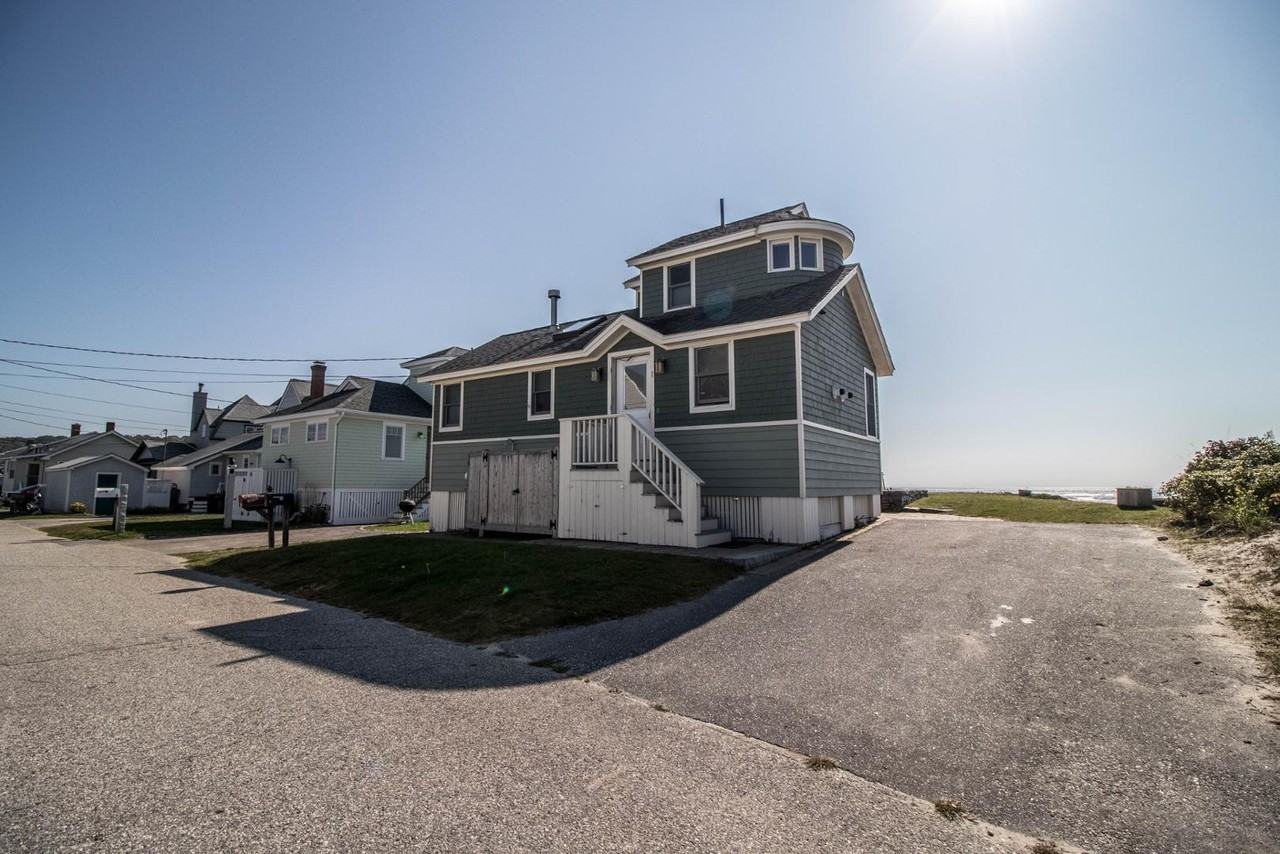 1 Shipwreck Rd - Photo 2 of 26