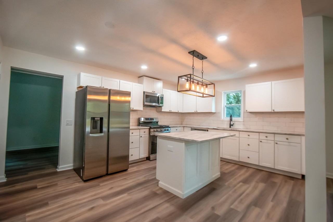 11332 Bells Ferry Rd - Photo 4 of 11