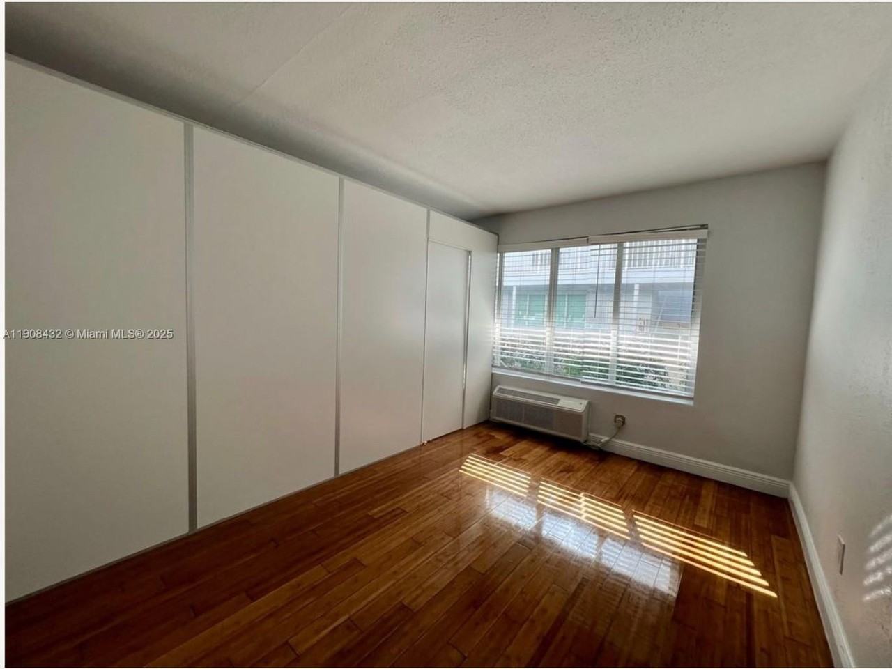 7315 Carlyle Ave #10 - Photo 5 of 9