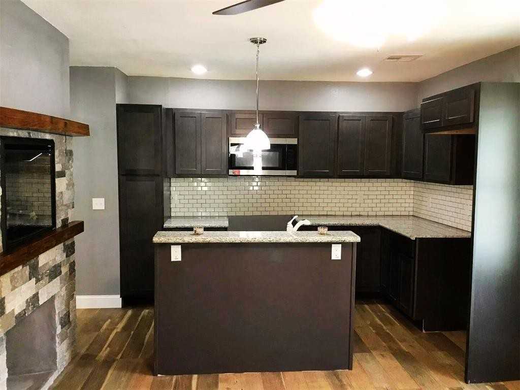 1628 Ne 12th St - Photo 2 of 19