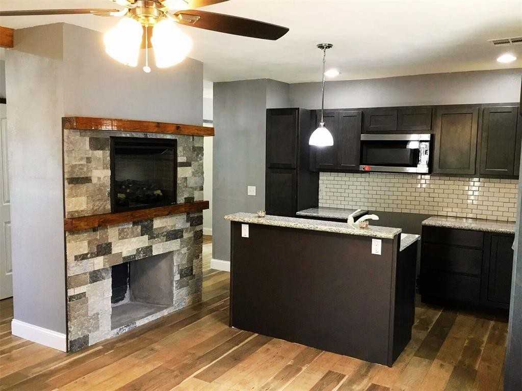 1628 Ne 12th St - Photo 3 of 19