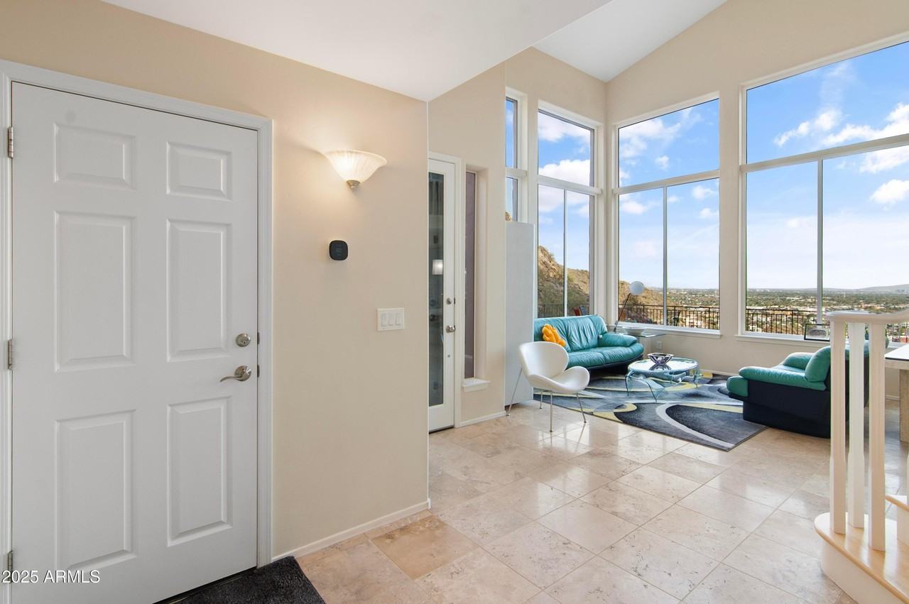 126 West North Lane - Photo 3 of 38