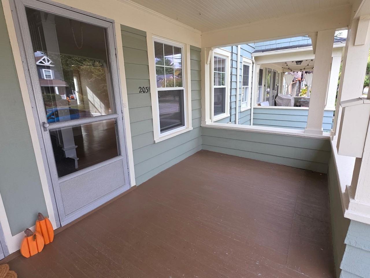 2031 Sherwood Ave - Photo 3 of 39