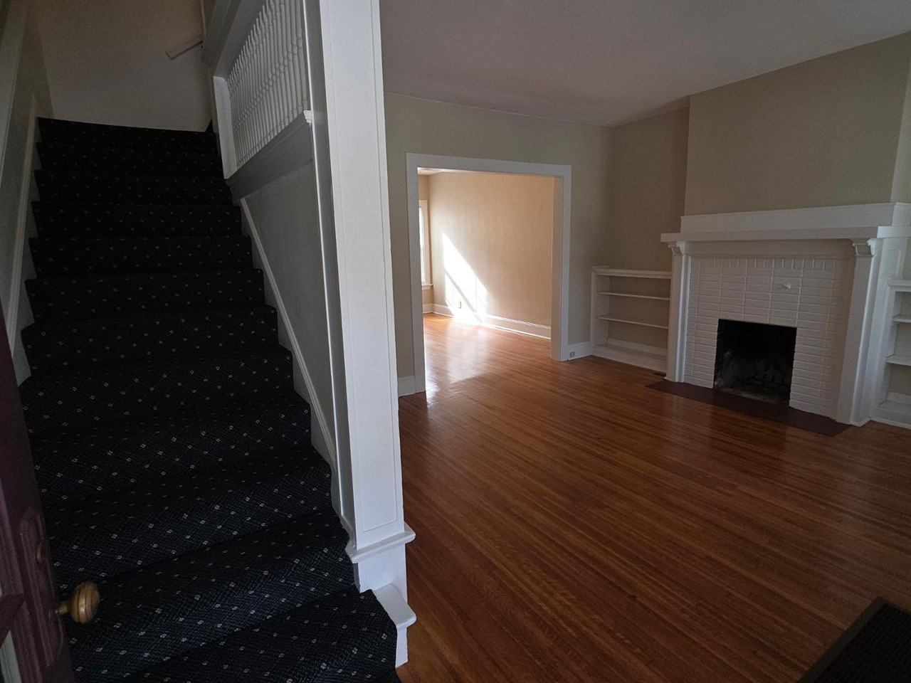 2031 Sherwood Ave - Photo 5 of 39