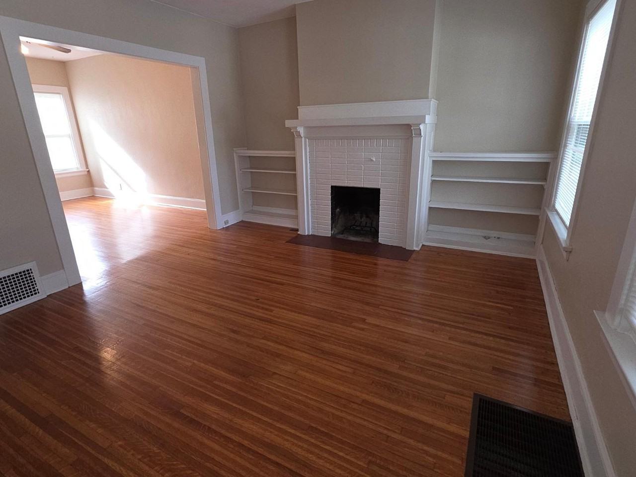 2031 Sherwood Ave - Photo 7 of 39