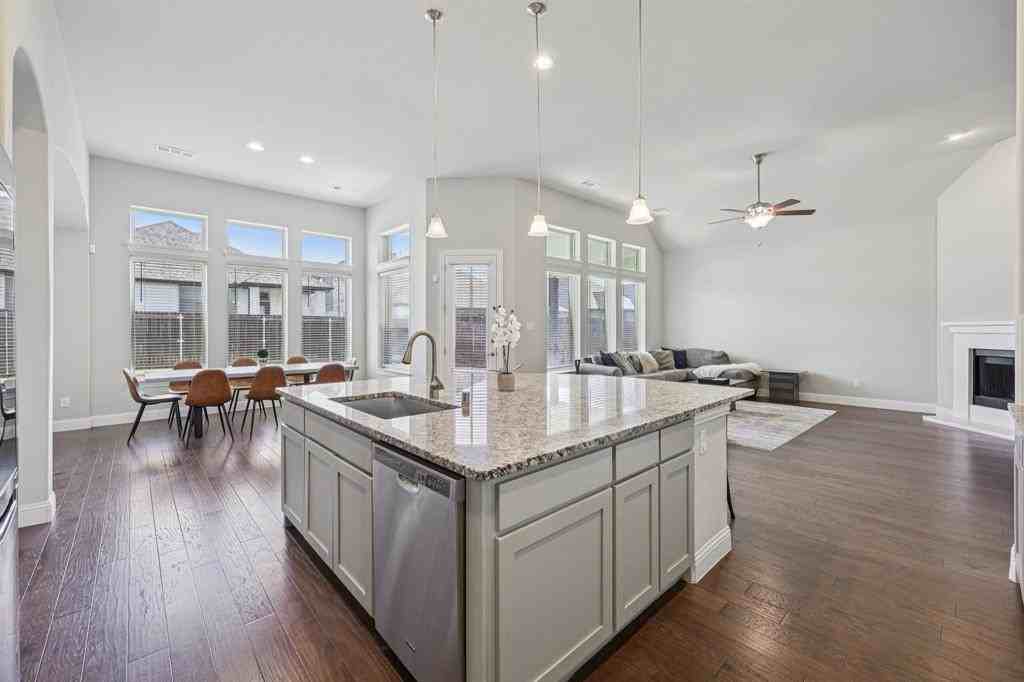 1656 Pegasus Dr - Photo 2 of 29