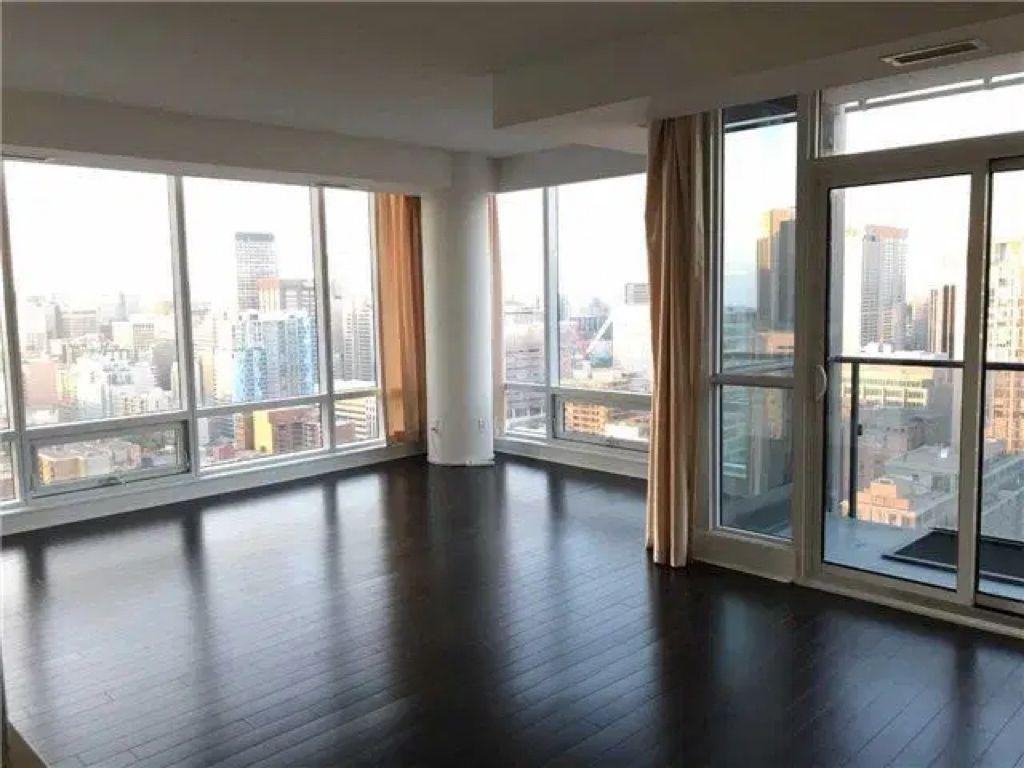 295 Adelaide St W #3304 - Photo 3 of 9