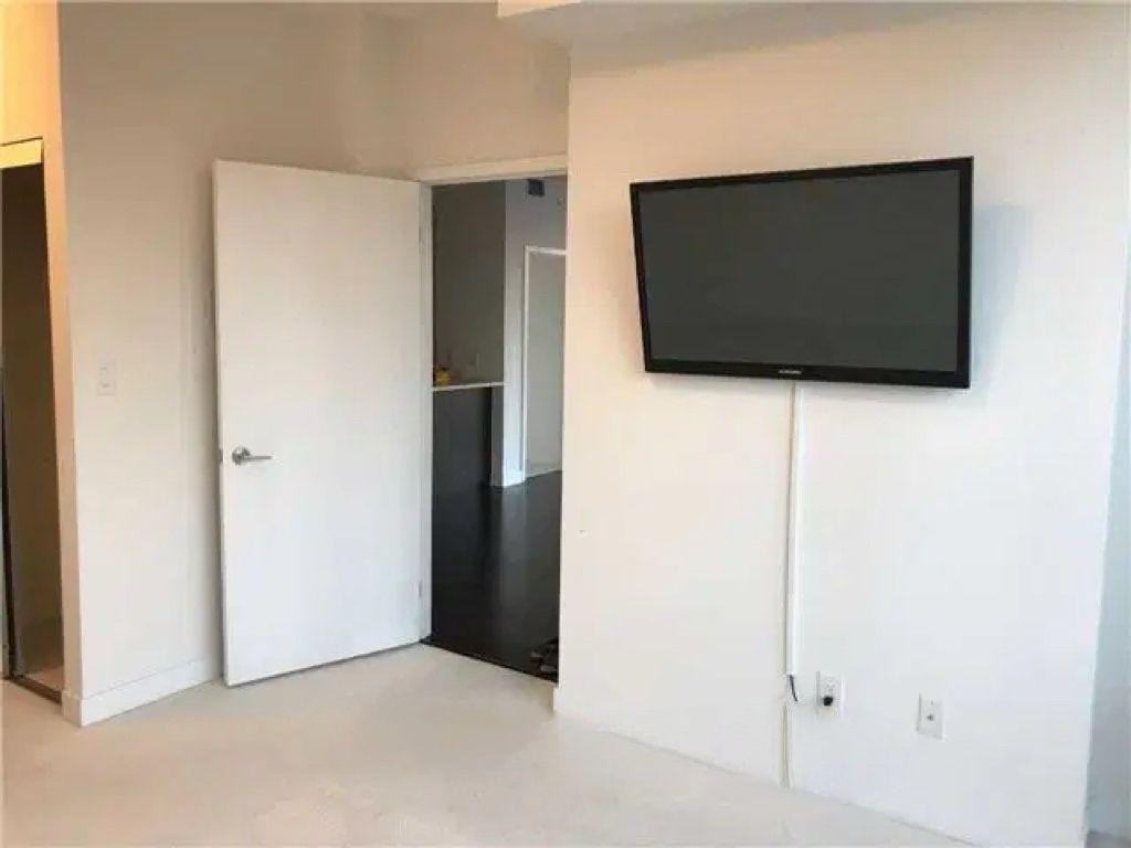 295 Adelaide St W #3304 - Photo 4 of 9