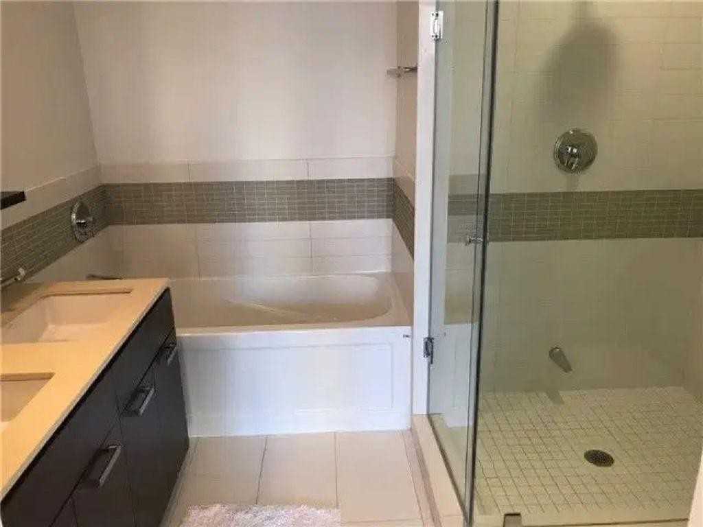 295 Adelaide St W #3304 - Photo 7 of 9