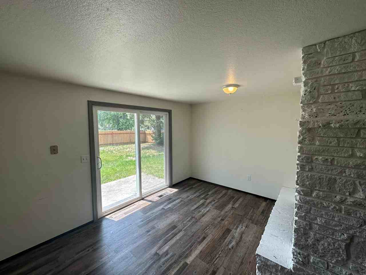 6 Glacier St - Photo 6 of 16