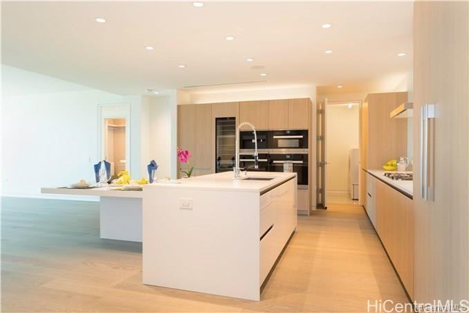 1118 Ala Moana Blvd #1102 - Photo 6 of 20