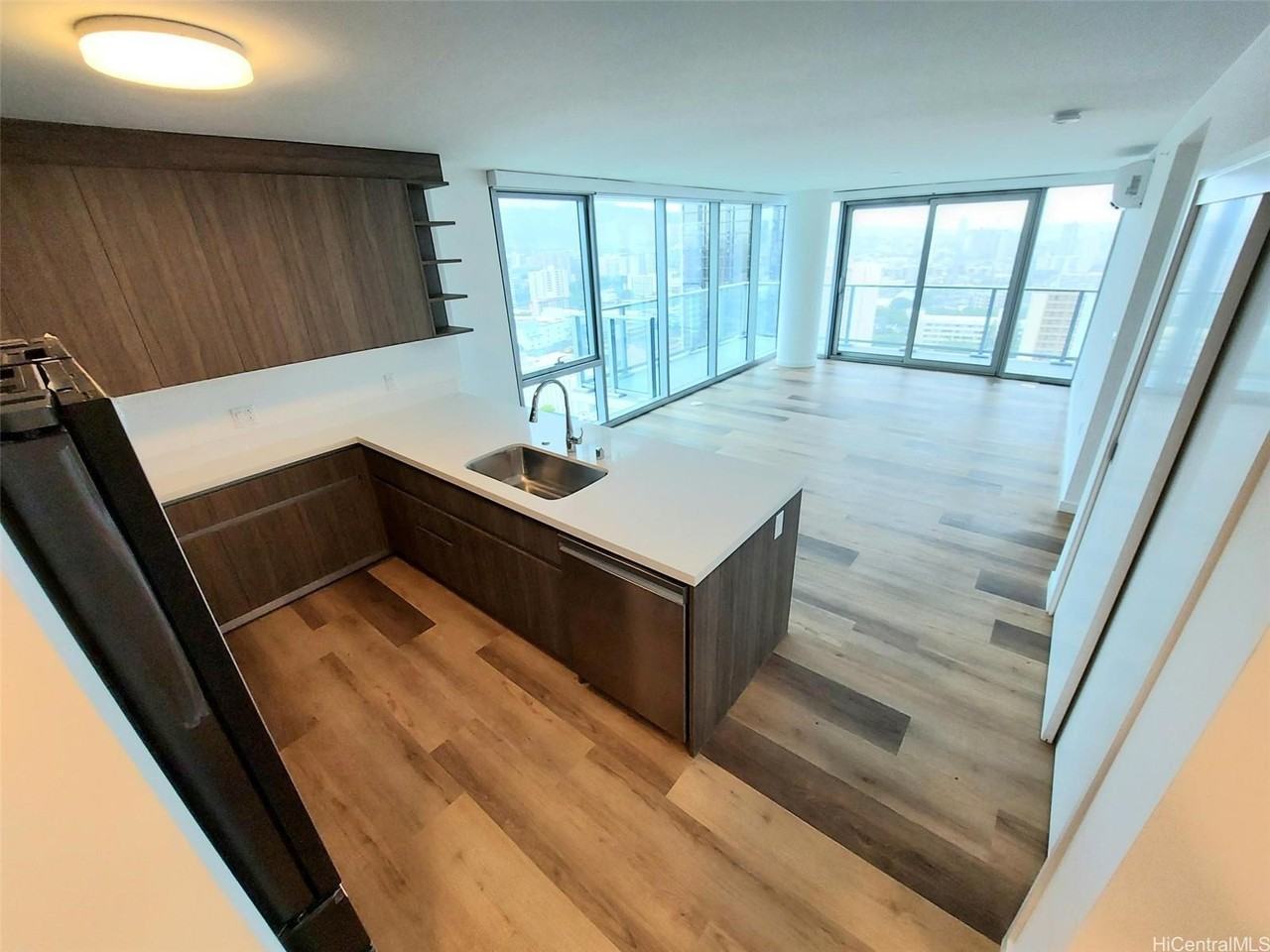 1500 Rycroft St #2301R - Photo 5 of 15