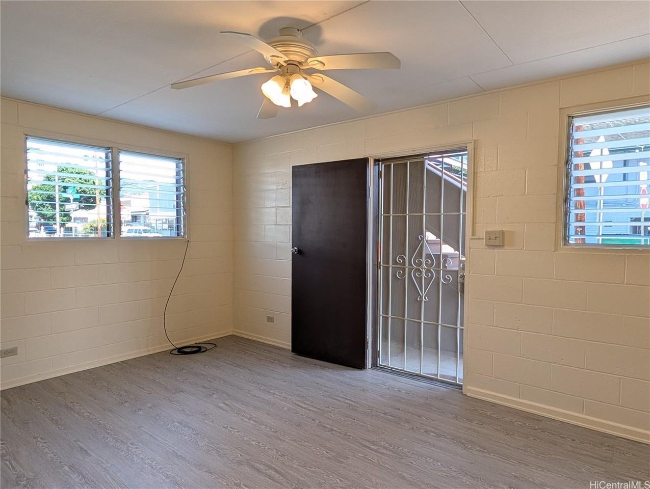 1267 Rycroft St - Photo 4 of 21