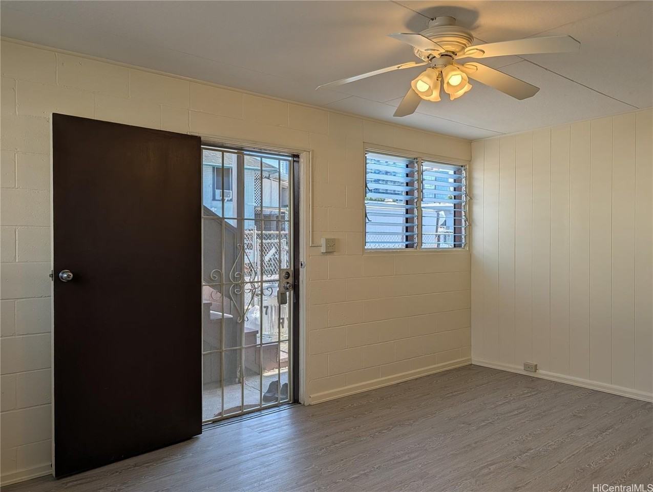 1267 Rycroft St - Photo 5 of 21