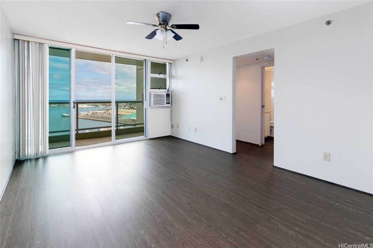 215 N King St #1909 - Photo 3 of 14