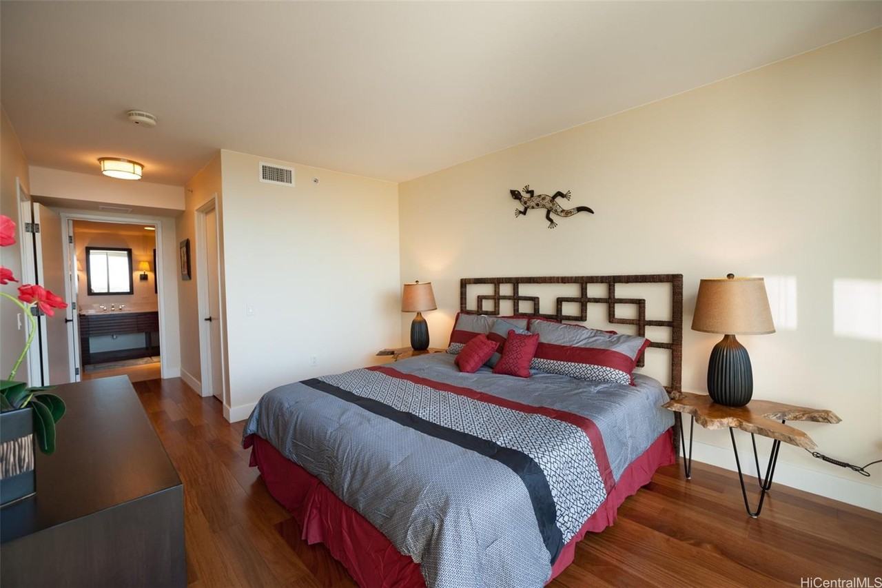 1551 Ala Wai Blvd #1005 - Photo 3 of 16