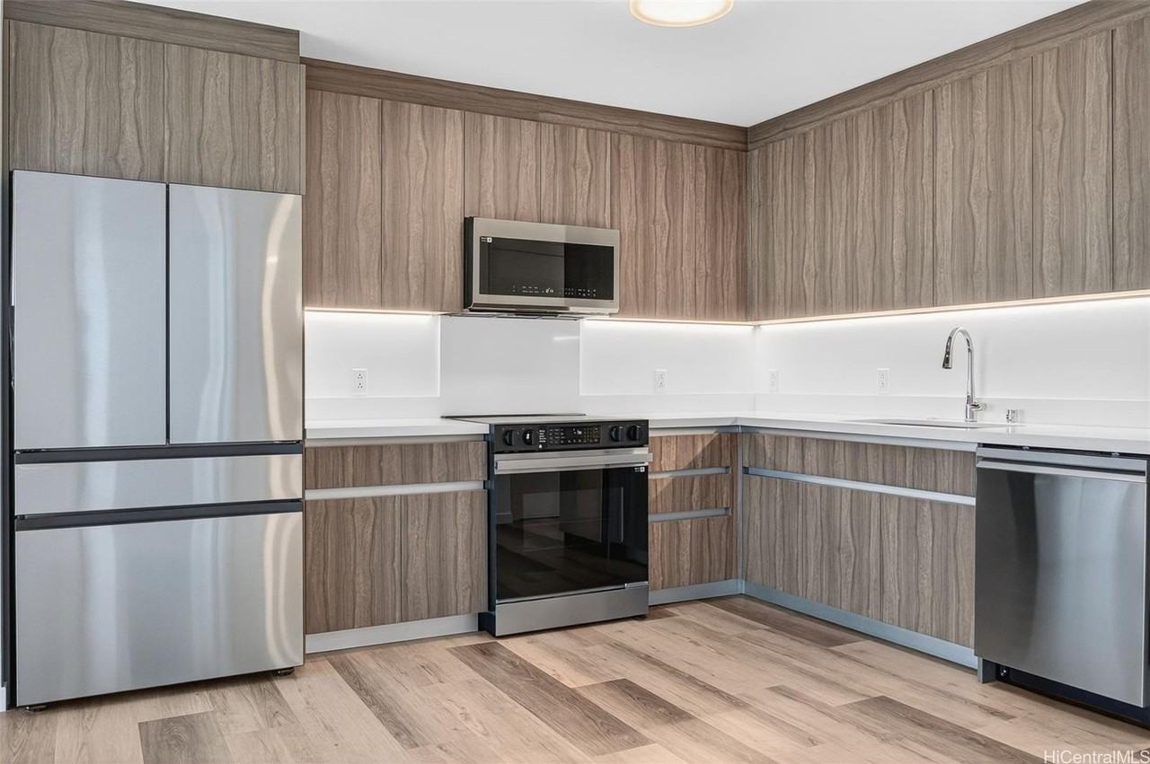 1500 Rycroft St #4103R - Photo 4 of 25