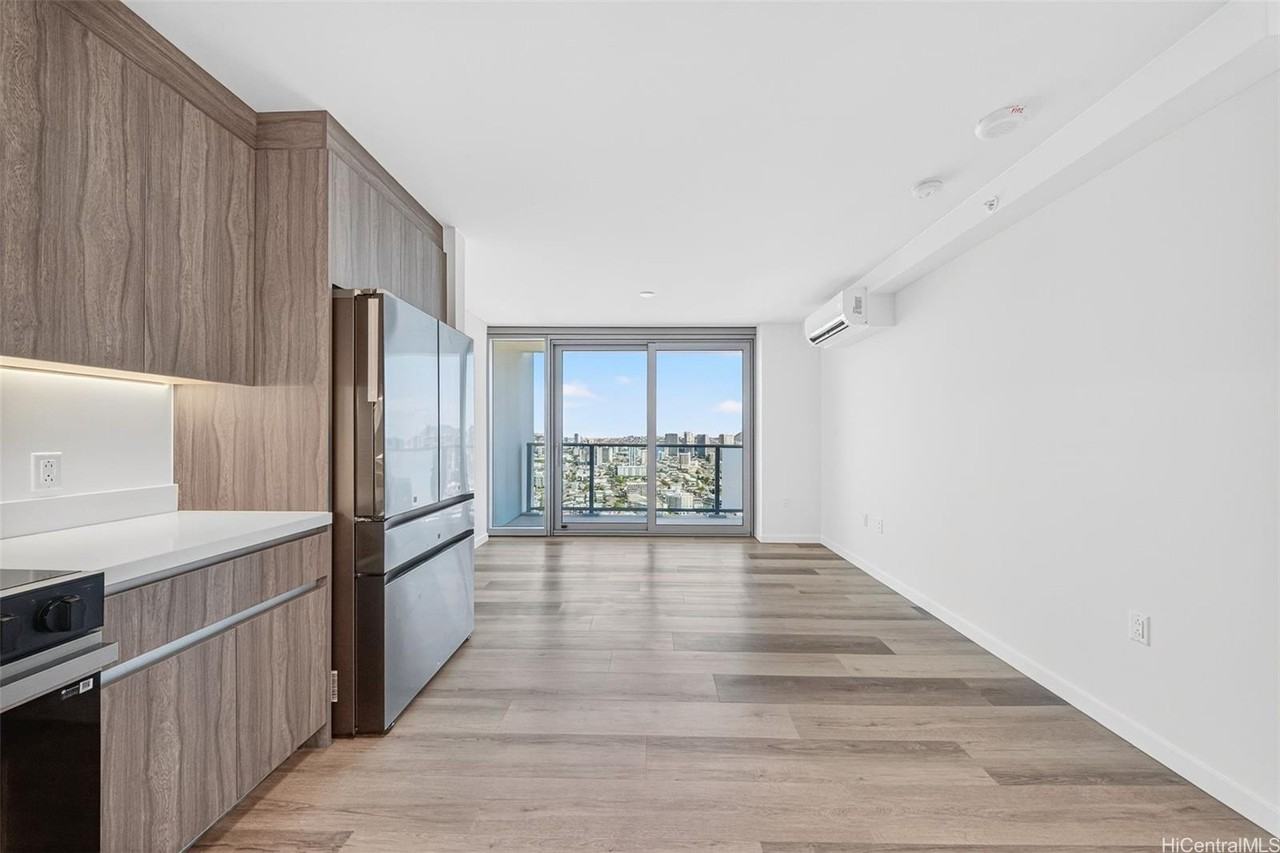 1500 Rycroft St #3305R - Photo 3 of 25