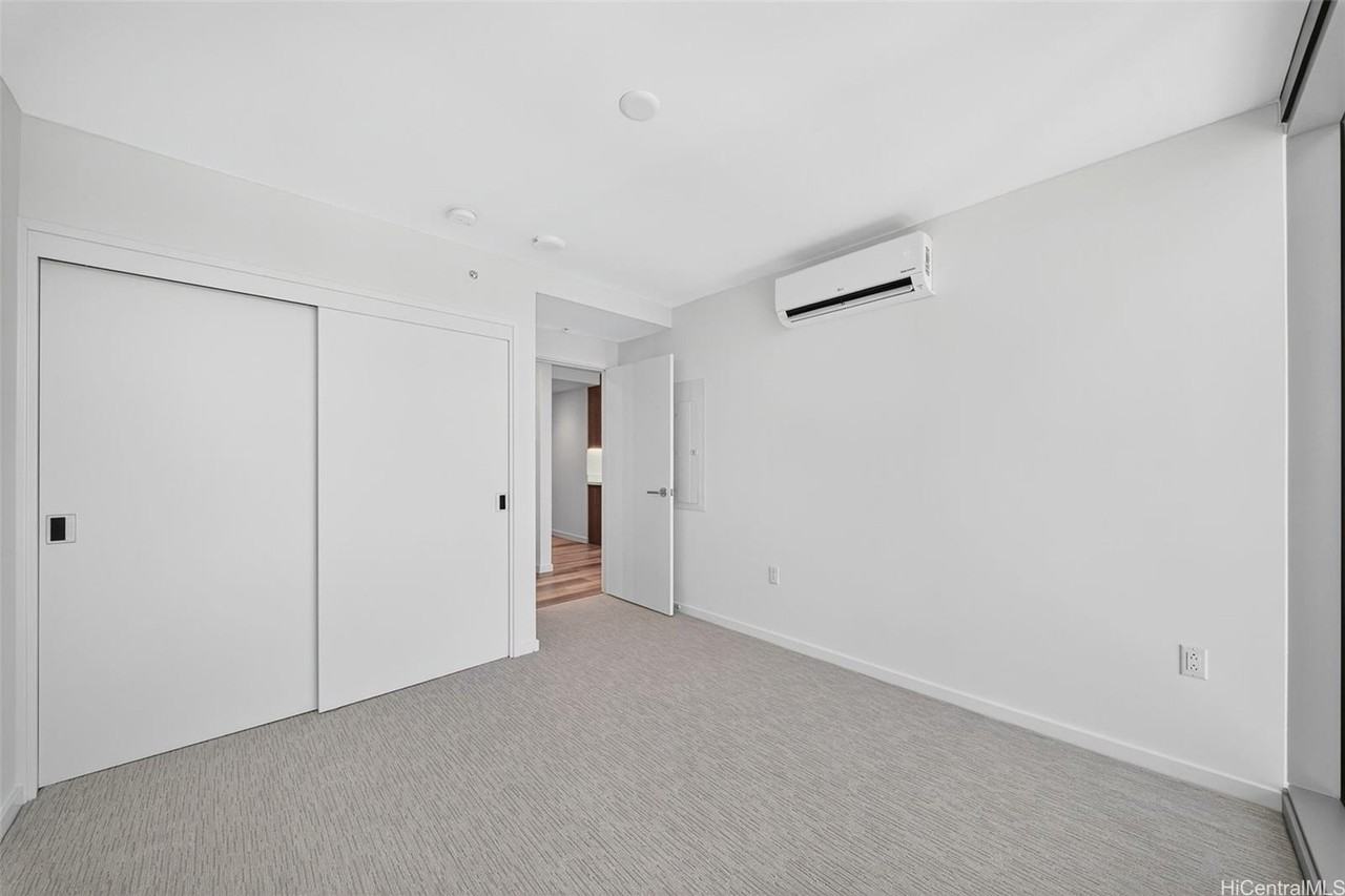 1500 Rycroft St #3305R - Photo 7 of 25