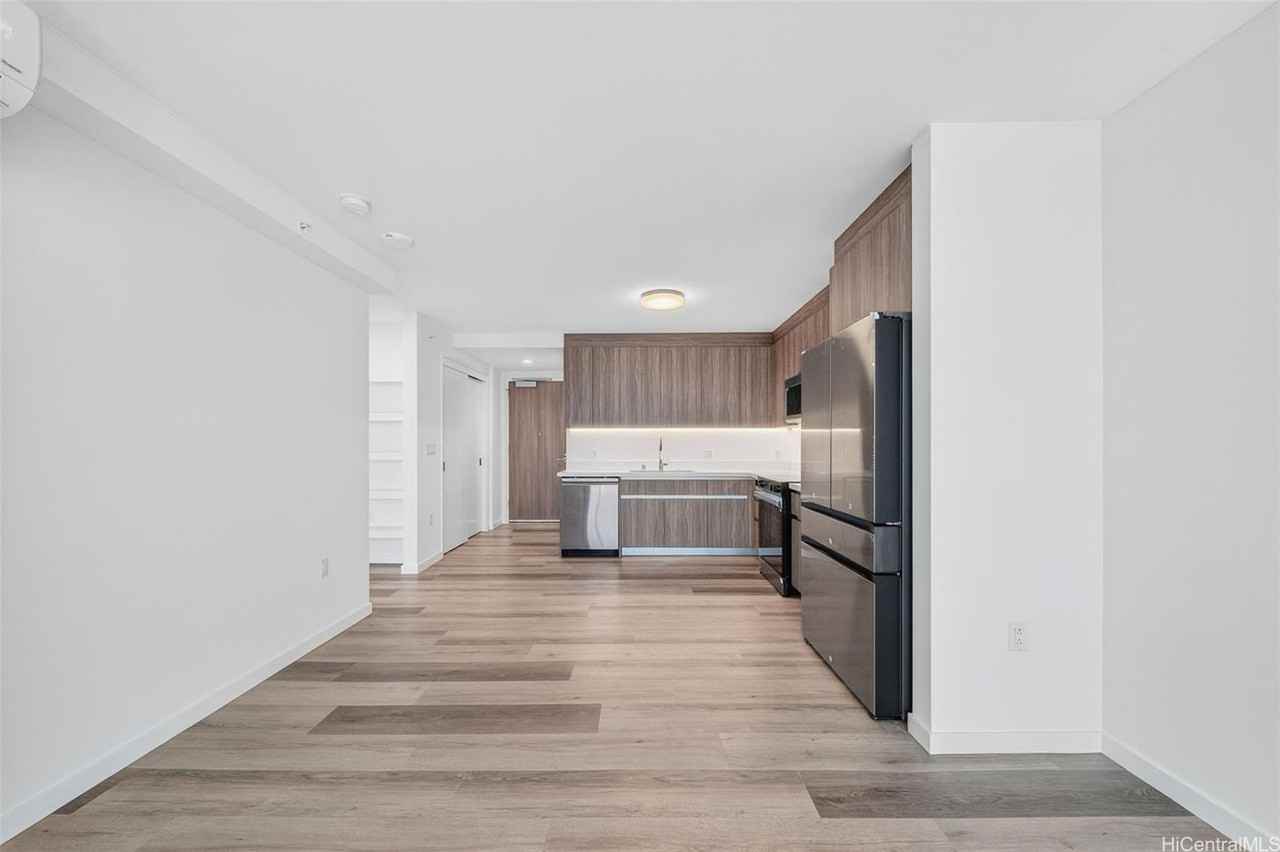 1500 Rycroft St #3505R - Photo 3 of 24