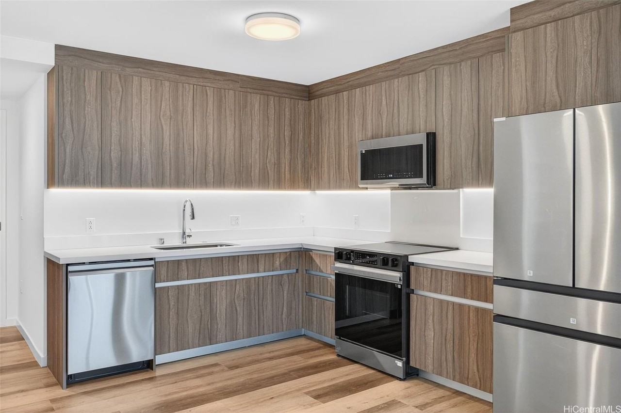 1500 Rycroft St #3505R - Photo 5 of 24