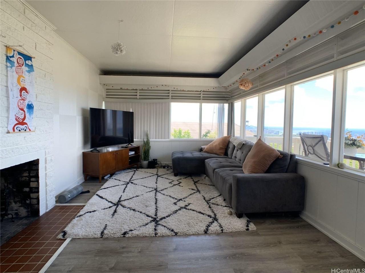 1074 Lanui Pl - Photo 3 of 16