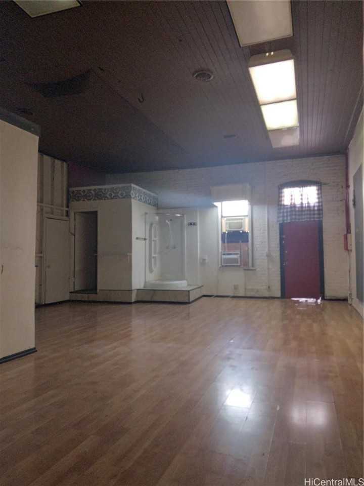 150 N King St #202 - Photo 3 of 4