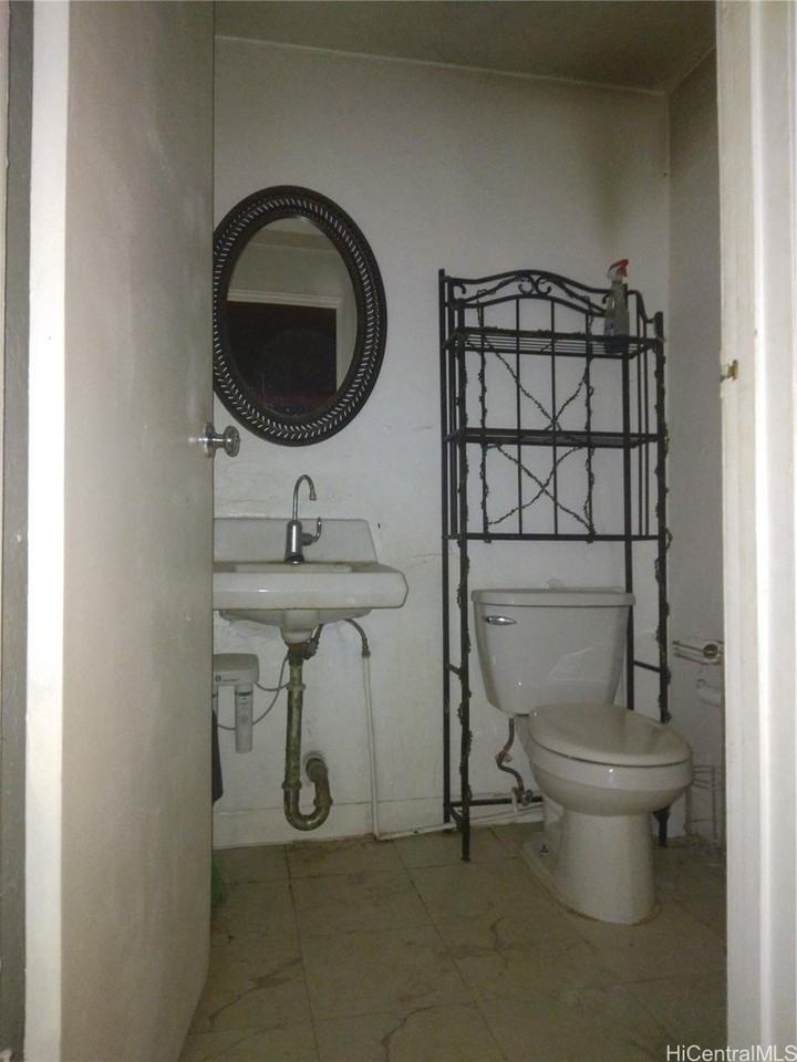 150 N King St #202 - Photo 4 of 4