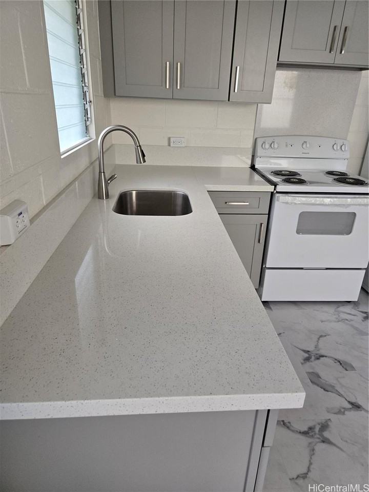 1317 Ahiahi St #A - Photo 2 of 13