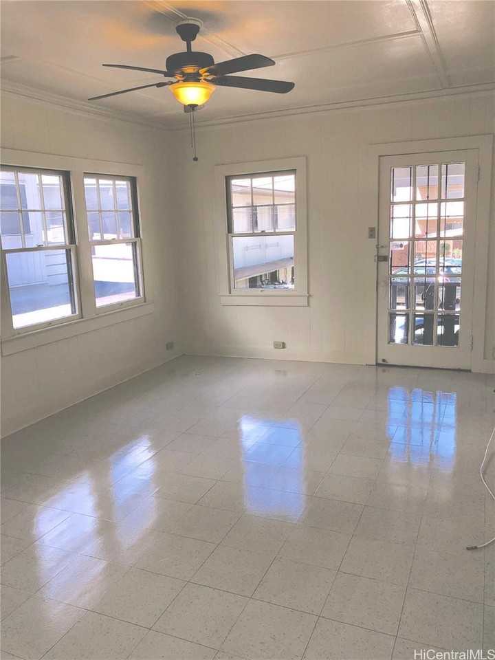 1084 Karratti Ln - Photo 2 of 9