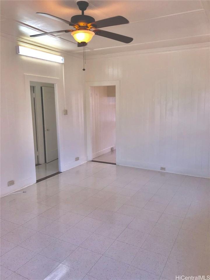 1084 Karratti Ln - Photo 3 of 9