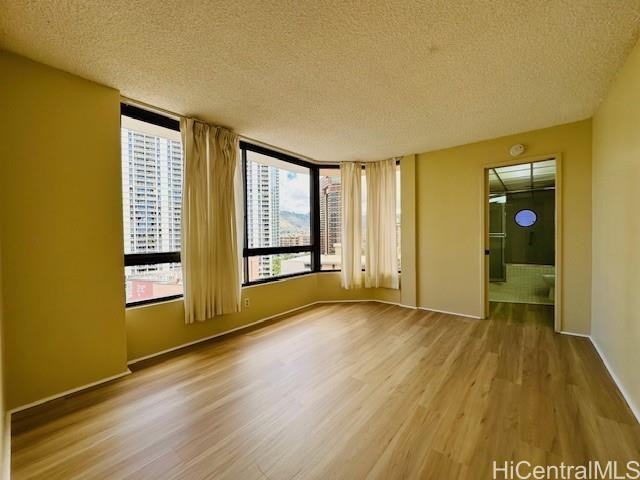 1910 Ala Moana Boulevard #12D - Photo 5 of 10