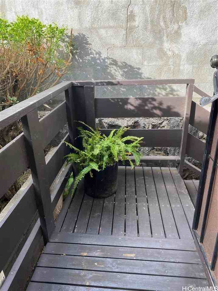 54 Hialoa St #A - Photo 3 of 15