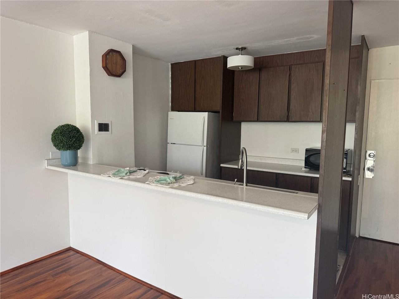 1050 Kinau St #506 - Photo 2 of 10