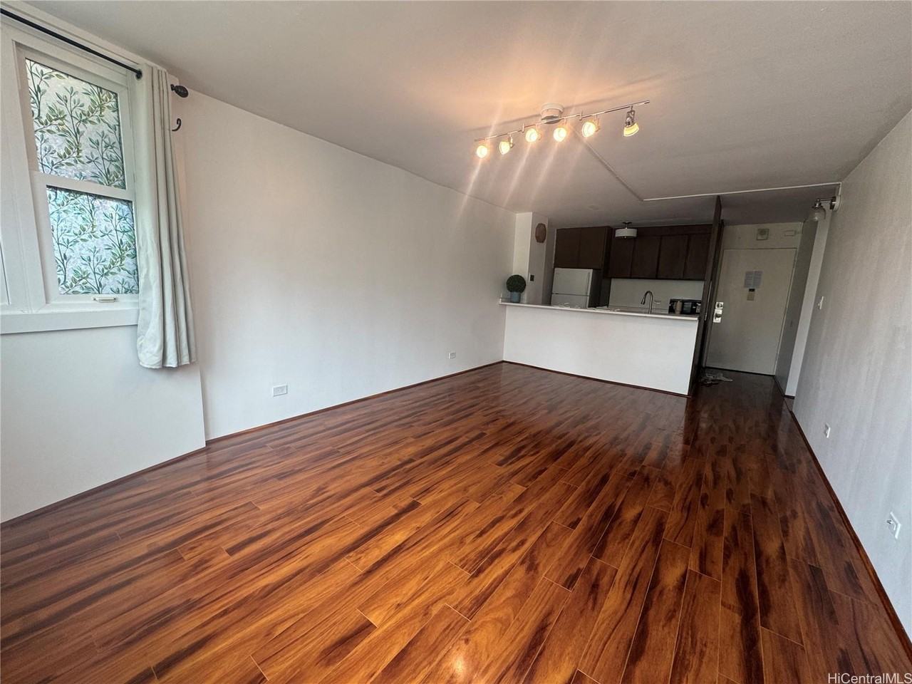 1050 Kinau St #506 - Photo 3 of 10