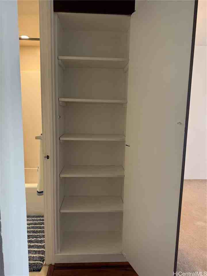 1050 Kinau St #506 - Photo 6 of 10