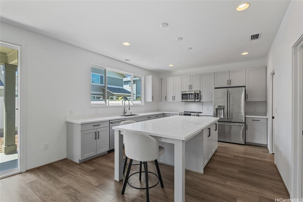 91-1975 Makahehi Loop - Photo 3 of 25