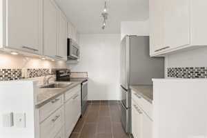 featured image of 2092 Kuhio Ave #906