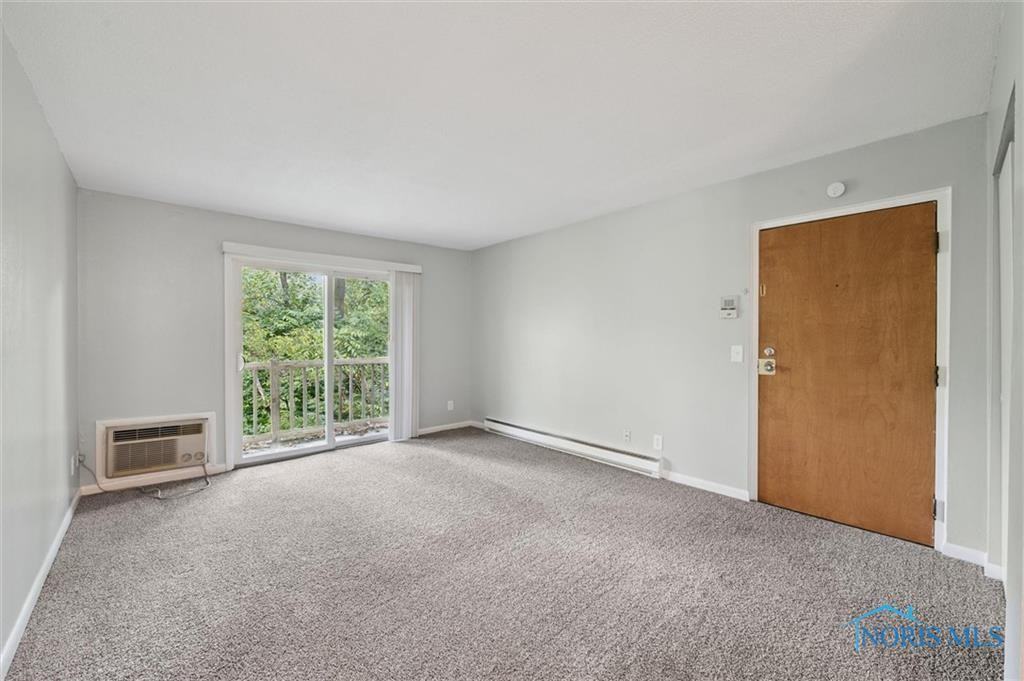 3348 Arlington Ave - Photo 4 of 24