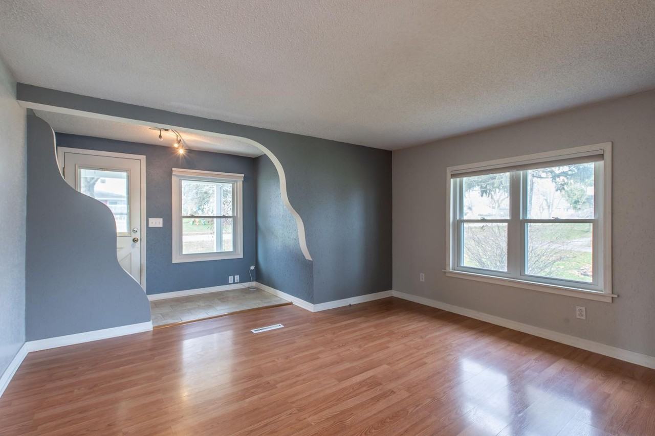 127 S 5th St - Photo 4 of 37