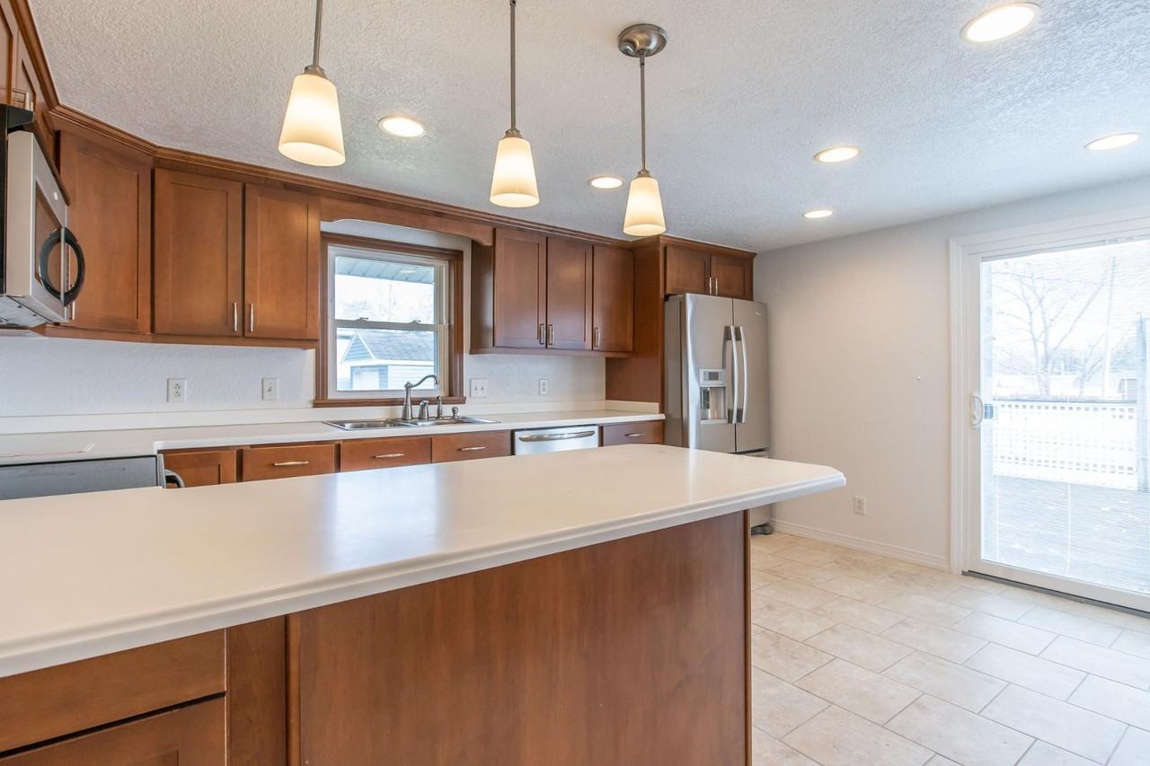 127 S 5th St - Photo 7 of 37