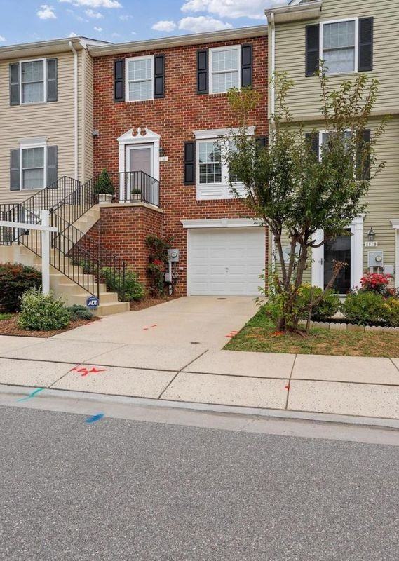 1121 Frontline Dr - Photo 2 of 29