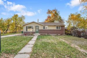 featured image of 6941 S Ash Cir