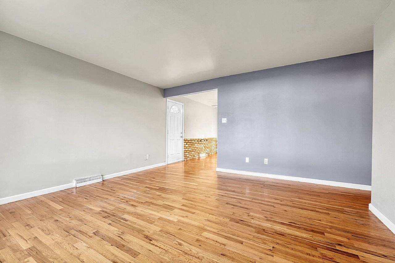 6941 S Ash Cir - Photo 2 of 42