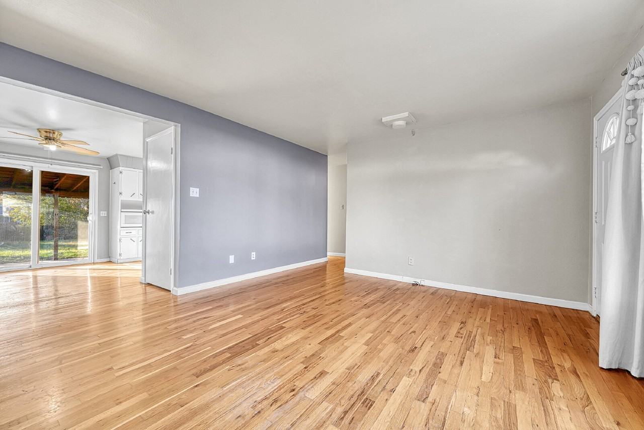 6941 S Ash Cir - Photo 3 of 42