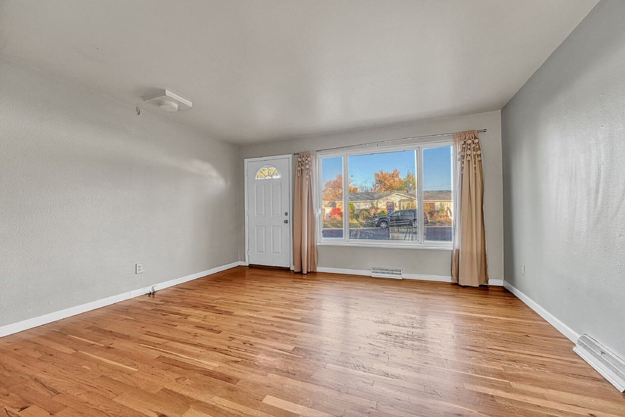 6941 S Ash Cir - Photo 5 of 42