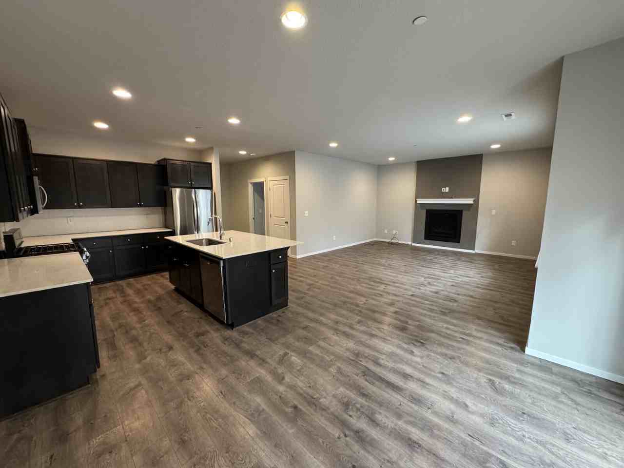 9400 North Alder Street - Photo 3 of 17