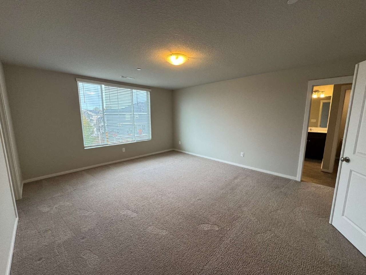 9400 North Alder Street - Photo 6 of 17